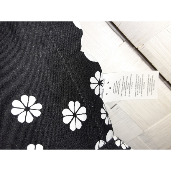 Kate Spade Flower Scalloped Bikini Top & Bottoms - Picture 13 of 16